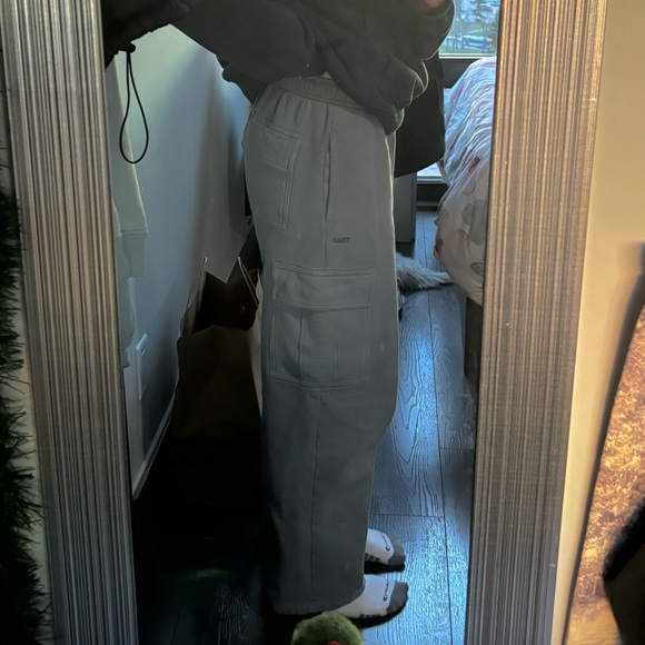 !SOLD! Aritzia Tna Cozy Fleece Mega Cargo Sweatpants - Picture 2 of 5